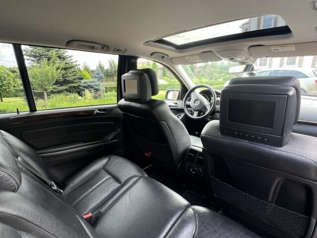 Черный Мерседес ГЛ-класс, объемом двигателя 4.7 л и пробегом 605 тыс. км за 13000 $, фото 17 на Automoto.ua