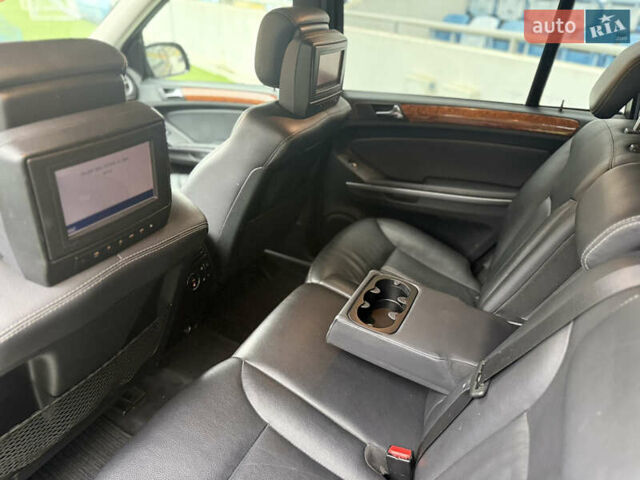 Чорний Мерседес ГЛ-Клас, об'ємом двигуна 4.66 л та пробігом 160 тис. км за 8900 $, фото 34 на Automoto.ua