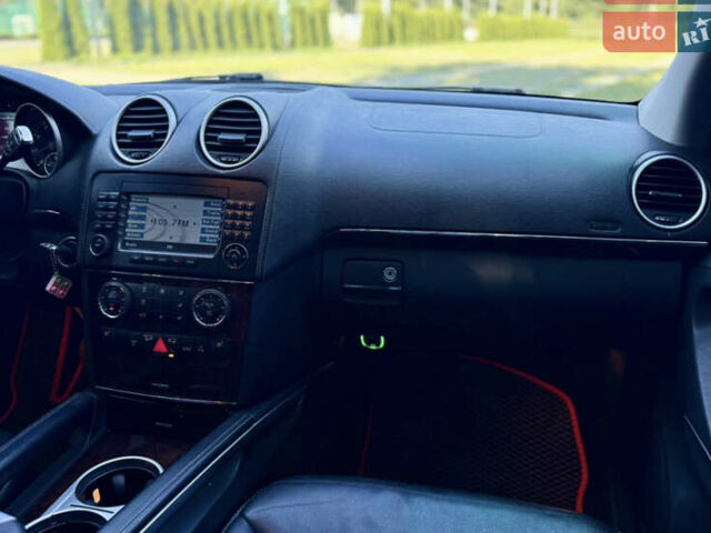 Черный Мерседес ГЛ-класс, объемом двигателя 4.66 л и пробегом 316 тыс. км за 10000 $, фото 10 на Automoto.ua