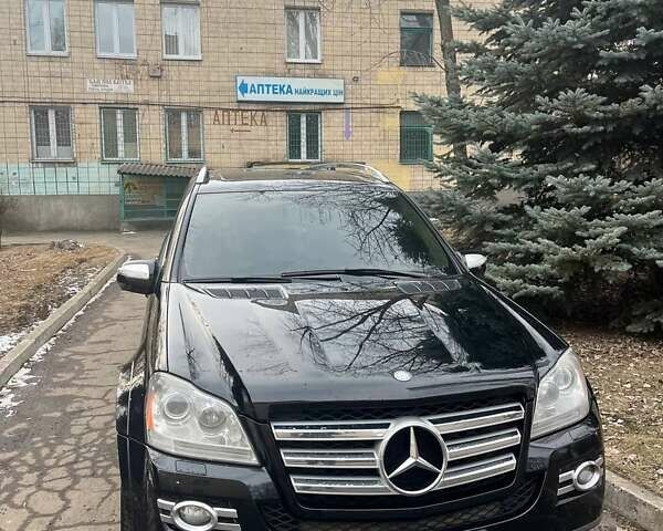 Черный Мерседес ГЛ-класс, объемом двигателя 5.5 л и пробегом 228 тыс. км за 15000 $, фото 1 на Automoto.ua