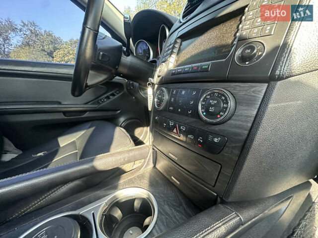 Черный Мерседес ГЛ-класс, объемом двигателя 4.66 л и пробегом 250 тыс. км за 10500 $, фото 15 на Automoto.ua