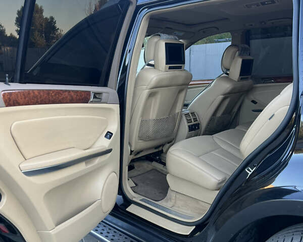 Черный Мерседес ГЛ-класс, объемом двигателя 4.7 л и пробегом 300 тыс. км за 8900 $, фото 28 на Automoto.ua