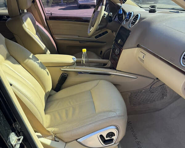 Черный Мерседес ГЛ-класс, объемом двигателя 5.46 л и пробегом 235 тыс. км за 12900 $, фото 18 на Automoto.ua