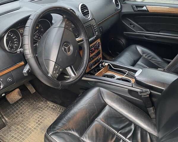 Чорний Мерседес ГЛ-Клас, об'ємом двигуна 5.46 л та пробігом 250 тис. км за 10600 $, фото 4 на Automoto.ua