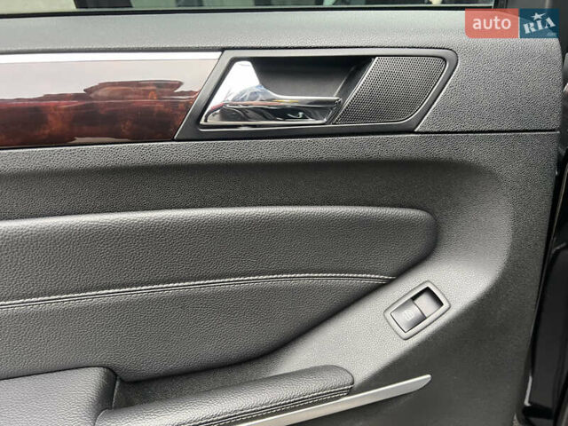 Черный Мерседес ГЛ-класс, объемом двигателя 4.66 л и пробегом 427 тыс. км за 10999 $, фото 17 на Automoto.ua