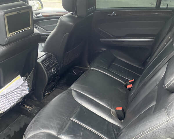 Чорний Мерседес ГЛ-Клас, об'ємом двигуна 4.66 л та пробігом 290 тис. км за 11000 $, фото 5 на Automoto.ua