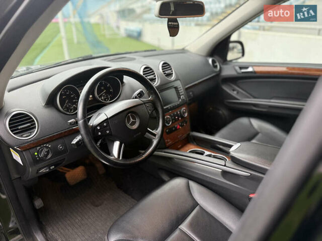 Чорний Мерседес ГЛ-Клас, об'ємом двигуна 4.66 л та пробігом 160 тис. км за 8900 $, фото 26 на Automoto.ua