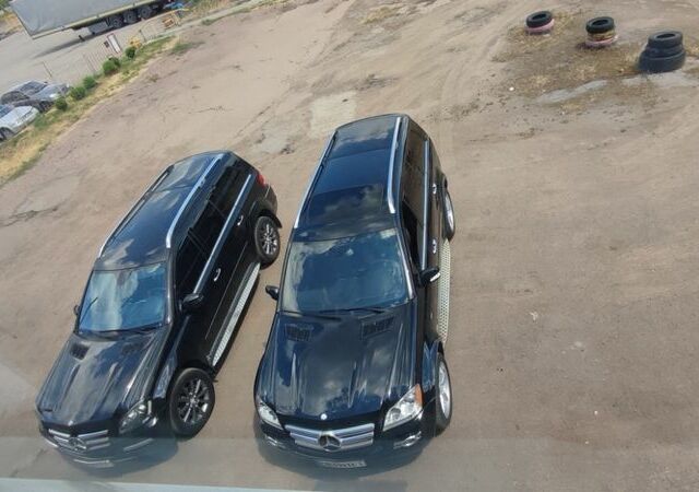 Черный Мерседес ГЛ-класс, объемом двигателя 5.5 л и пробегом 245 тыс. км за 17000 $, фото 17 на Automoto.ua