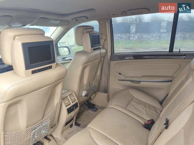 Чорний Мерседес ГЛ-Клас, об'ємом двигуна 4.66 л та пробігом 184 тис. км за 7500 $, фото 10 на Automoto.ua