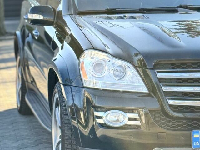 Черный Мерседес ГЛ-класс, объемом двигателя 5.5 л и пробегом 230 тыс. км за 12500 $, фото 1 на Automoto.ua