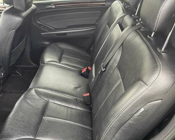 Черный Мерседес ГЛ-класс, объемом двигателя 4.66 л и пробегом 286 тыс. км за 14500 $, фото 21 на Automoto.ua