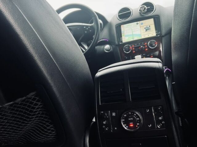 Черный Мерседес ГЛ-класс, объемом двигателя 5.5 л и пробегом 240 тыс. км за 14999 $, фото 9 на Automoto.ua