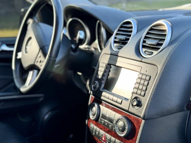 Черный Мерседес ГЛ-класс, объемом двигателя 5.5 л и пробегом 230 тыс. км за 12500 $, фото 10 на Automoto.ua