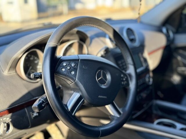 Черный Мерседес ГЛ-класс, объемом двигателя 5.5 л и пробегом 230 тыс. км за 12500 $, фото 12 на Automoto.ua