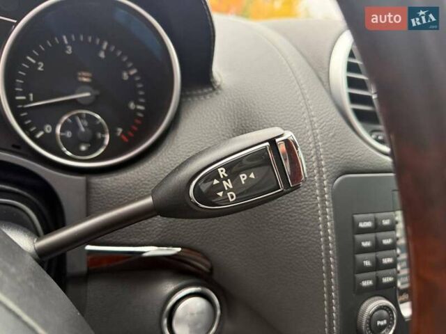Мерседес ГЛ-класс 2007 в Киеве на Automoto.ua Черный Мерседес ГЛ-класс, объемом двигателя 4.66 л и пробегом 152 тыс. км за 11990 $, фото 20 на Automoto.ua
