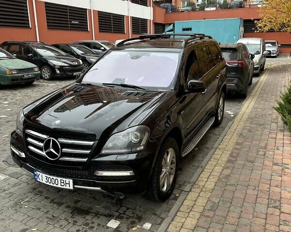 Черный Мерседес ГЛ-класс, объемом двигателя 4.66 л и пробегом 349 тыс. км за 14000 $, фото 7 на Automoto.ua