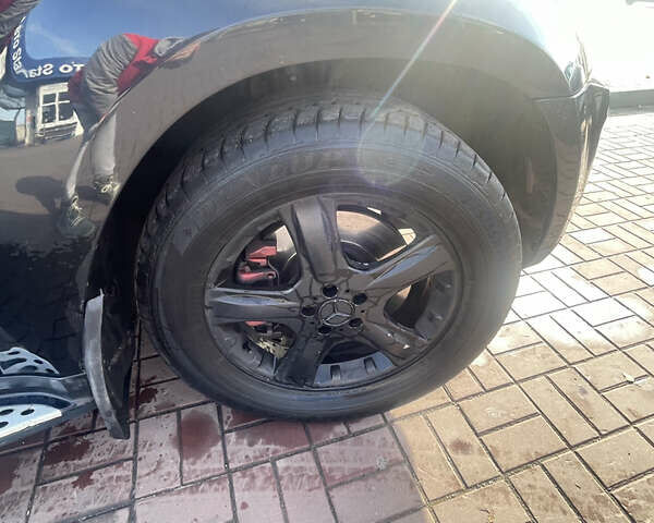 Черный Мерседес ГЛ-класс, объемом двигателя 4.66 л и пробегом 288 тыс. км за 10000 $, фото 5 на Automoto.ua