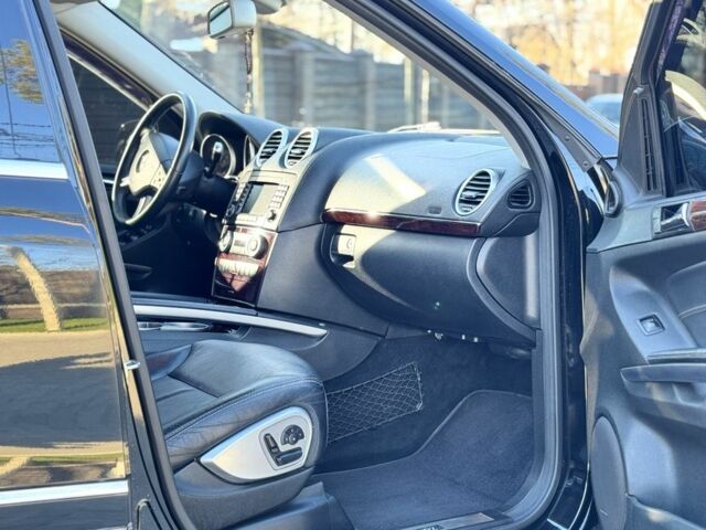 Черный Мерседес ГЛ-класс, объемом двигателя 5.5 л и пробегом 230 тыс. км за 12500 $, фото 8 на Automoto.ua