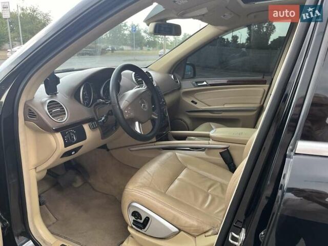 Черный Мерседес ГЛ-класс, объемом двигателя 5.46 л и пробегом 231 тыс. км за 13700 $, фото 5 на Automoto.ua