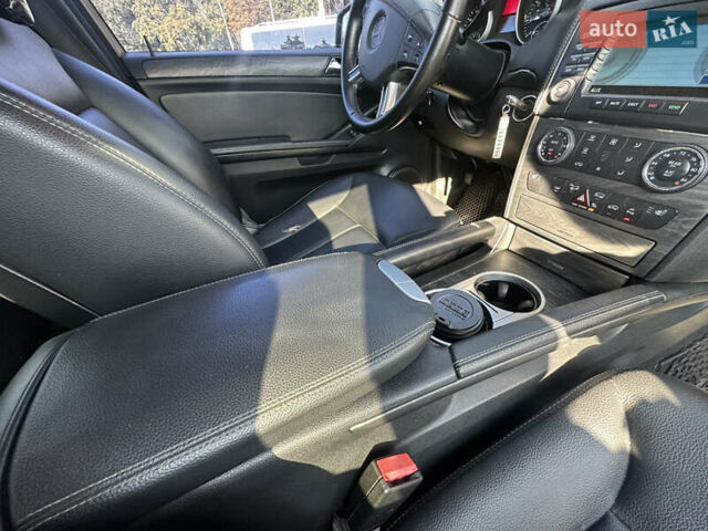 Черный Мерседес ГЛ-класс, объемом двигателя 4.66 л и пробегом 250 тыс. км за 10500 $, фото 14 на Automoto.ua