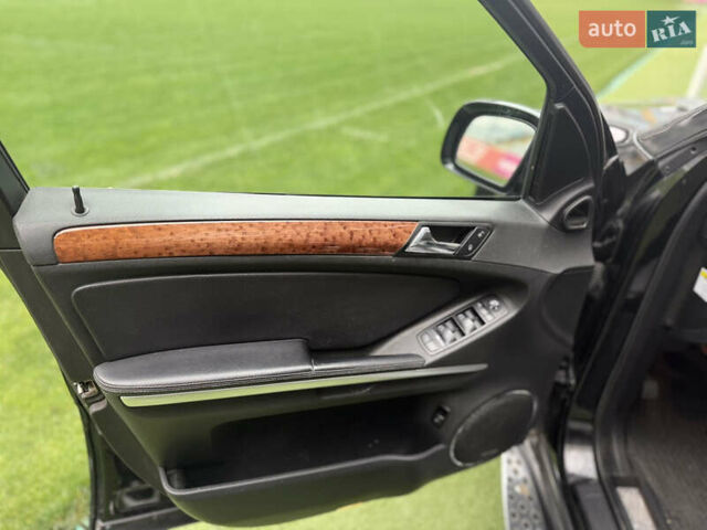 Чорний Мерседес ГЛ-Клас, об'ємом двигуна 4.66 л та пробігом 160 тис. км за 8900 $, фото 21 на Automoto.ua