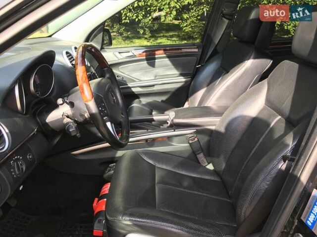 Чорний Мерседес ГЛ-Клас, об'ємом двигуна 5.46 л та пробігом 203 тис. км за 14000 $, фото 5 на Automoto.ua