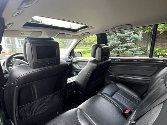 Черный Мерседес ГЛ-класс, объемом двигателя 4.7 л и пробегом 605 тыс. км за 13000 $, фото 19 на Automoto.ua