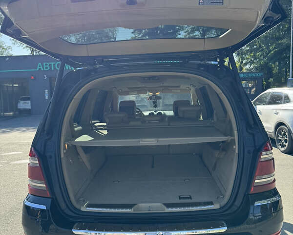 Черный Мерседес ГЛ-класс, объемом двигателя 5.46 л и пробегом 235 тыс. км за 12900 $, фото 17 на Automoto.ua