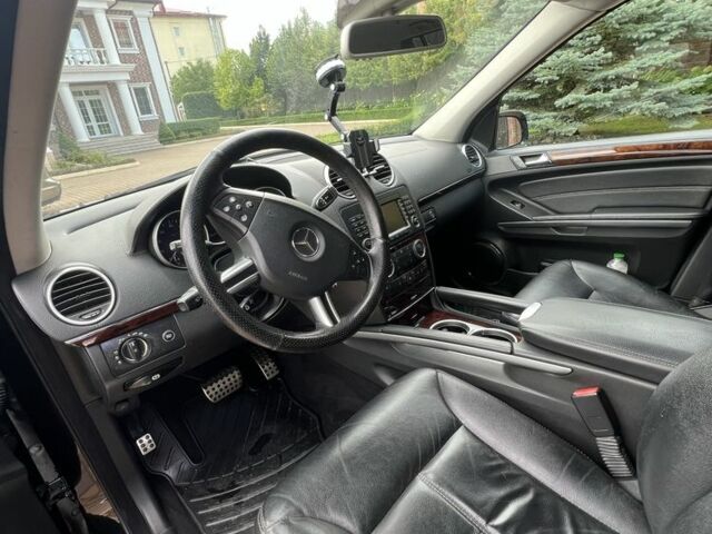 Черный Мерседес ГЛ-класс, объемом двигателя 4.7 л и пробегом 605 тыс. км за 13000 $, фото 11 на Automoto.ua