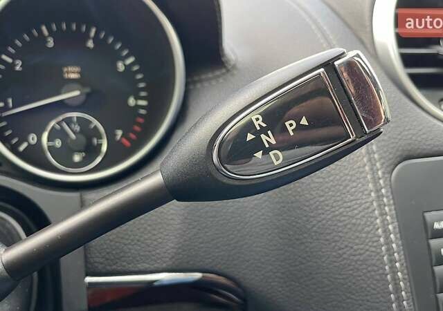 Черный Мерседес ГЛ-класс, объемом двигателя 4.66 л и пробегом 152 тыс. км за 11490 $, фото 17 на Automoto.ua