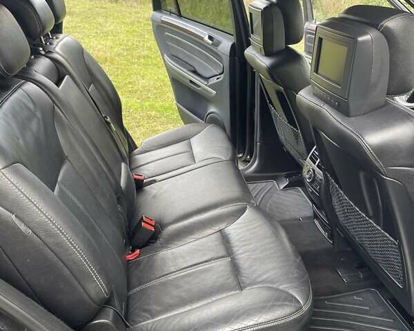 Черный Мерседес ГЛ-класс, объемом двигателя 4.66 л и пробегом 286 тыс. км за 14500 $, фото 26 на Automoto.ua