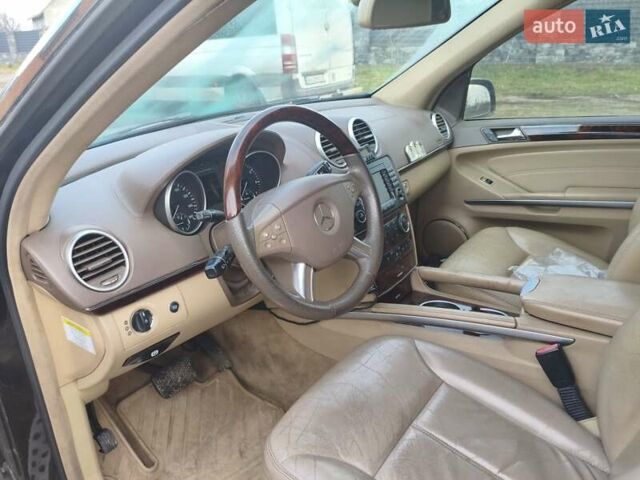 Чорний Мерседес ГЛ-Клас, об'ємом двигуна 4.66 л та пробігом 184 тис. км за 7500 $, фото 12 на Automoto.ua