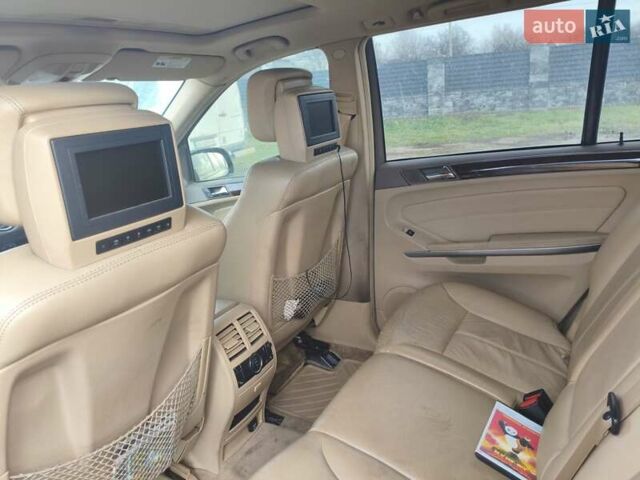 Чорний Мерседес ГЛ-Клас, об'ємом двигуна 4.66 л та пробігом 184 тис. км за 7500 $, фото 9 на Automoto.ua