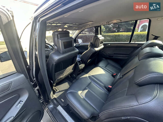Чорний Мерседес ГЛ-Клас, об'ємом двигуна 4.66 л та пробігом 250 тис. км за 10500 $, фото 21 на Automoto.ua