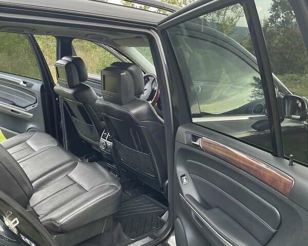 Черный Мерседес ГЛ-класс, объемом двигателя 4.66 л и пробегом 286 тыс. км за 14500 $, фото 24 на Automoto.ua