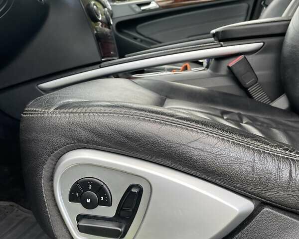 Черный Мерседес ГЛ-класс, объемом двигателя 4.66 л и пробегом 286 тыс. км за 14500 $, фото 23 на Automoto.ua