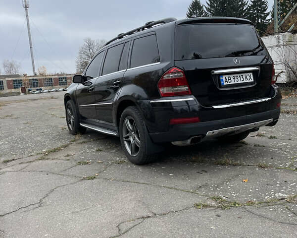 Черный Мерседес ГЛ-класс, объемом двигателя 5.46 л и пробегом 249 тыс. км за 10000 $, фото 3 на Automoto.ua