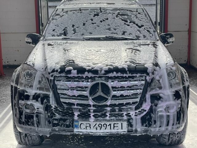 Черный Мерседес ГЛ-класс, объемом двигателя 5.5 л и пробегом 245 тыс. км за 17000 $, фото 9 на Automoto.ua