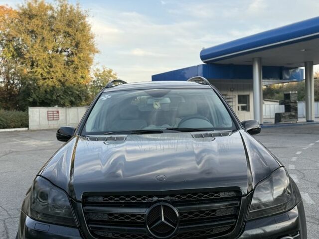 Мерседес ГЛ-класс 2007 в Запорожье на Automoto.ua Черный Мерседес ГЛ-класс, объемом двигателя 5.5 л и пробегом 265 тыс. км за 6500 $, фото 2 на Automoto.ua
