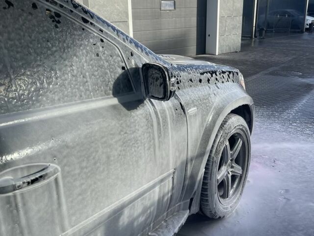 Черный Мерседес ГЛ-класс, объемом двигателя 5.5 л и пробегом 245 тыс. км за 17000 $, фото 2 на Automoto.ua