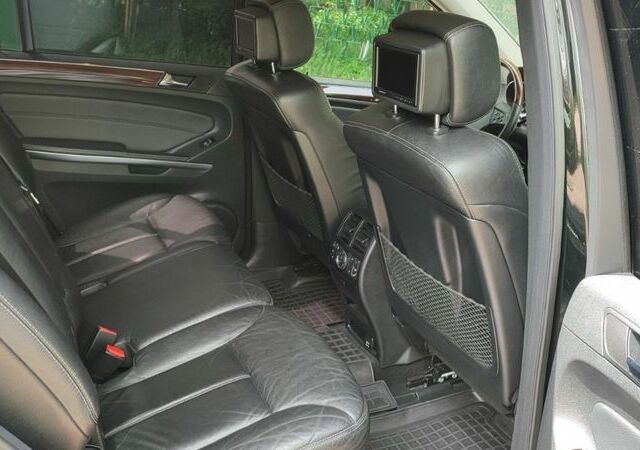 Черный Мерседес ГЛ-класс, объемом двигателя 5.5 л и пробегом 245 тыс. км за 17000 $, фото 21 на Automoto.ua