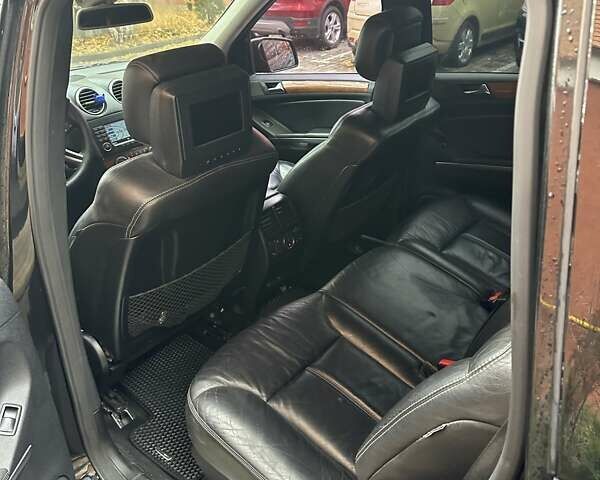 Черный Мерседес ГЛ-класс, объемом двигателя 4.66 л и пробегом 349 тыс. км за 14000 $, фото 10 на Automoto.ua