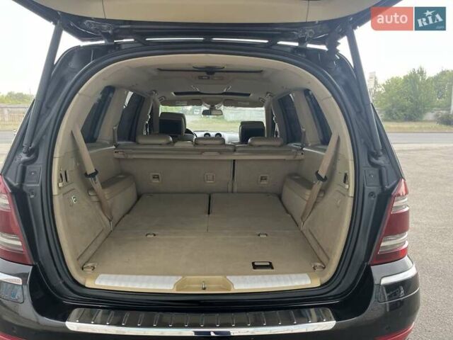 Черный Мерседес ГЛ-класс, объемом двигателя 5.46 л и пробегом 231 тыс. км за 13700 $, фото 6 на Automoto.ua