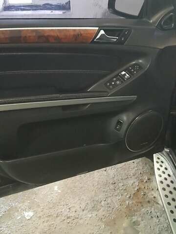 Черный Мерседес ГЛ-класс, объемом двигателя 2.99 л и пробегом 370 тыс. км за 16000 $, фото 26 на Automoto.ua