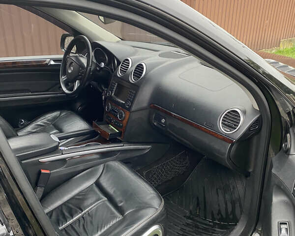 Чорний Мерседес ГЛ-Клас, об'ємом двигуна 4.66 л та пробігом 290 тис. км за 11000 $, фото 3 на Automoto.ua