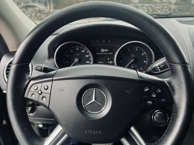 Черный Мерседес ГЛ-класс, объемом двигателя 5.5 л и пробегом 240 тыс. км за 14999 $, фото 11 на Automoto.ua