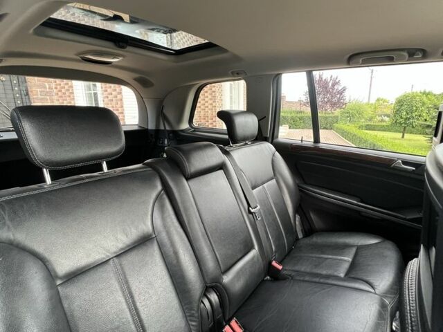 Черный Мерседес ГЛ-класс, объемом двигателя 4.7 л и пробегом 605 тыс. км за 13000 $, фото 16 на Automoto.ua