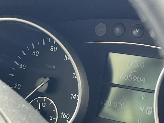 Черный Мерседес ГЛ-класс, объемом двигателя 4.7 л и пробегом 605 тыс. км за 13000 $, фото 14 на Automoto.ua