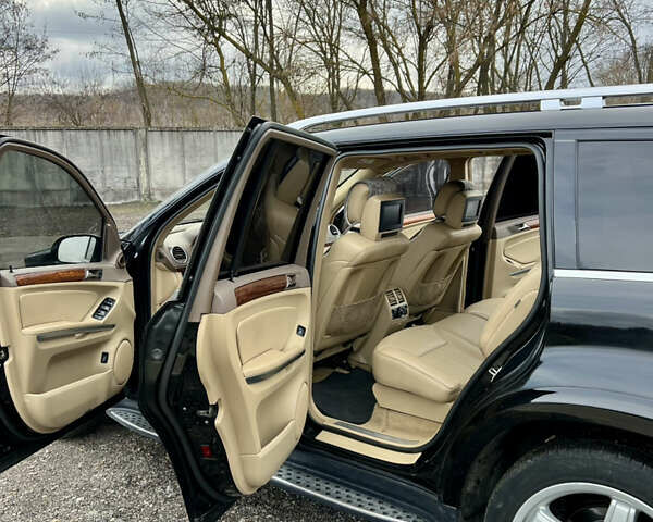 Черный Мерседес ГЛ-класс, объемом двигателя 4.7 л и пробегом 300 тыс. км за 8900 $, фото 20 на Automoto.ua