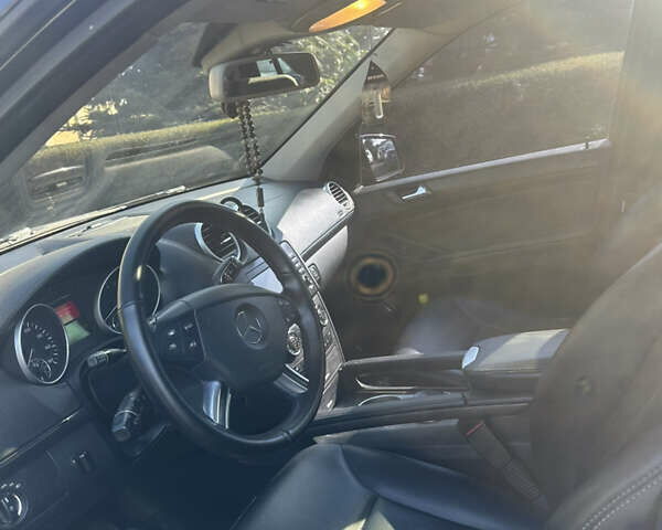 Черный Мерседес ГЛ-класс, объемом двигателя 4.66 л и пробегом 250 тыс. км за 10500 $, фото 30 на Automoto.ua